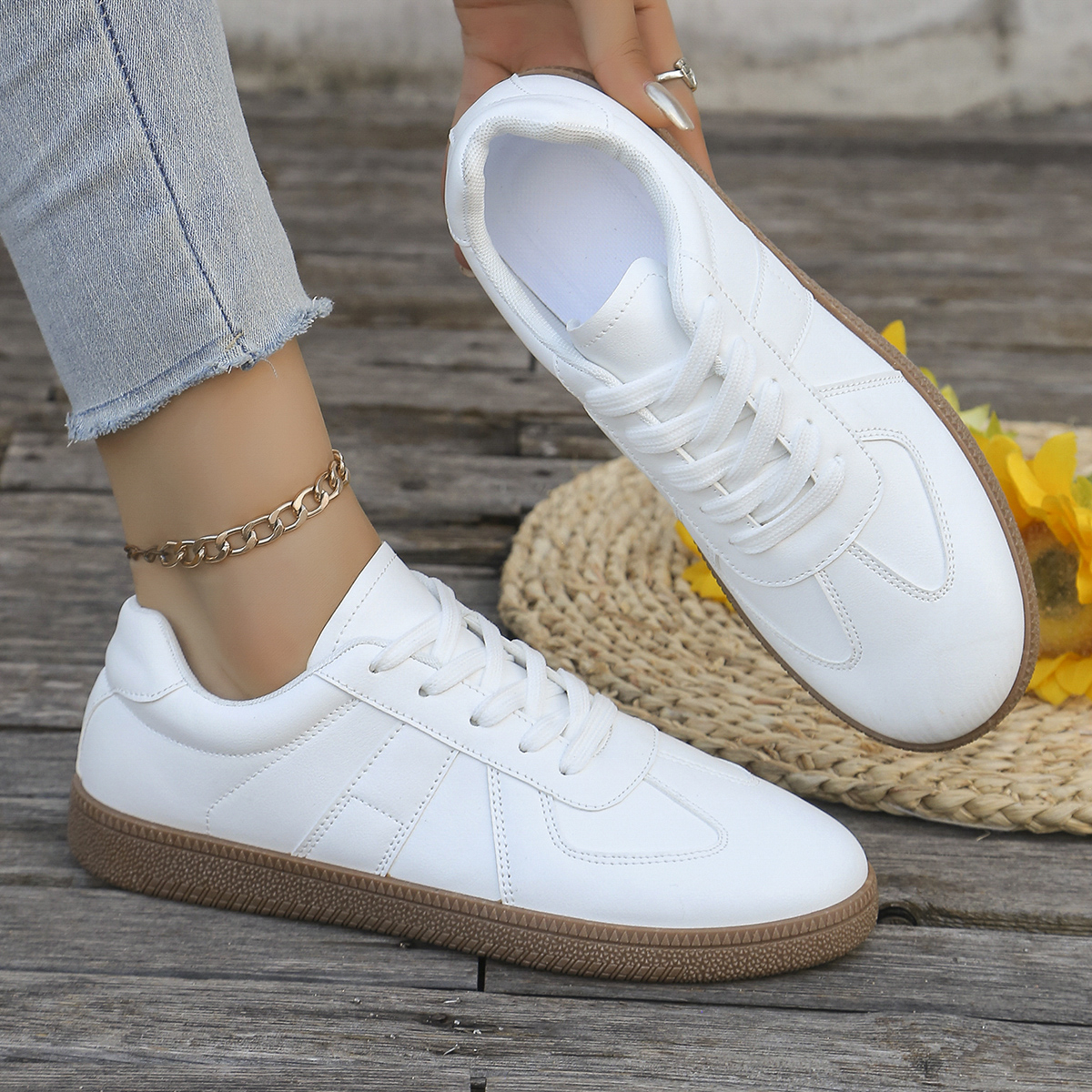 Ladies' casual white sports sh - đánh giá và giá Sewing Cloth